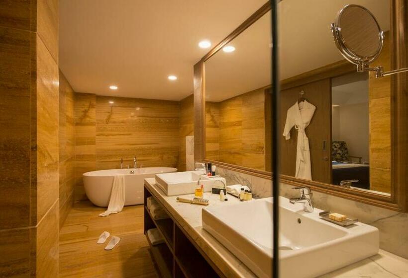 סוויטה עם נוף, Mosaic Hotel Mussoorie Mallroad