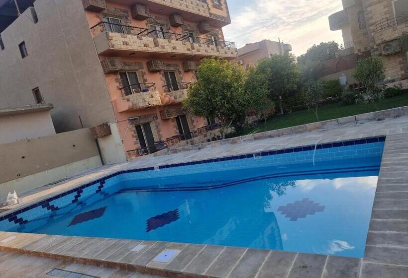 اتاق استاندارد یک نفره, New Memnon