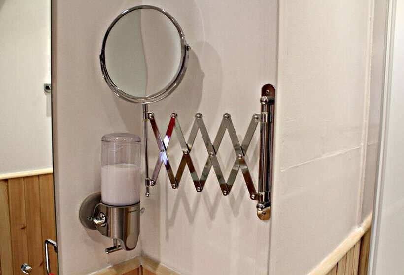 标准间, The Golden Larches