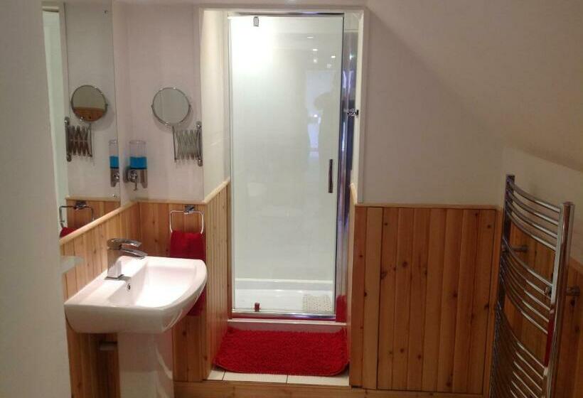 标准间, The Golden Larches