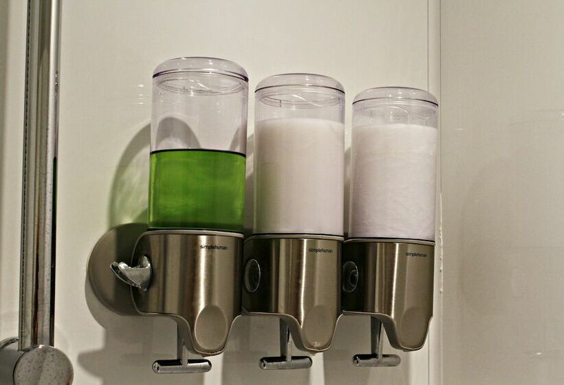 标准间, The Golden Larches