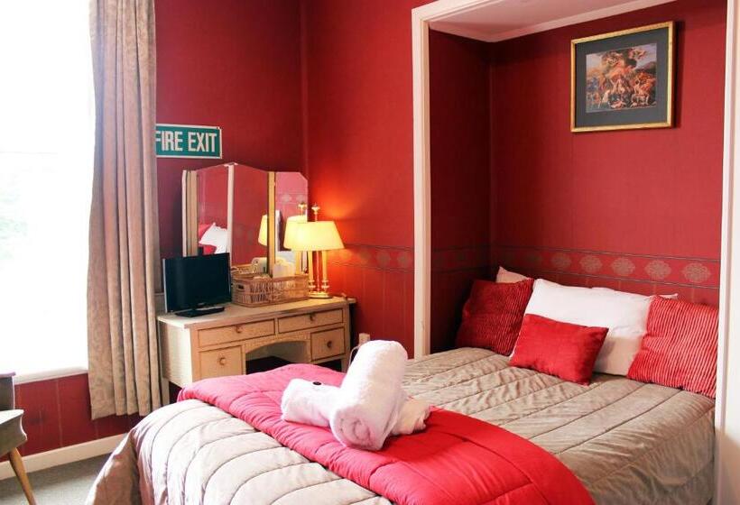 バス共有のスタンダードルーム, Lumsden