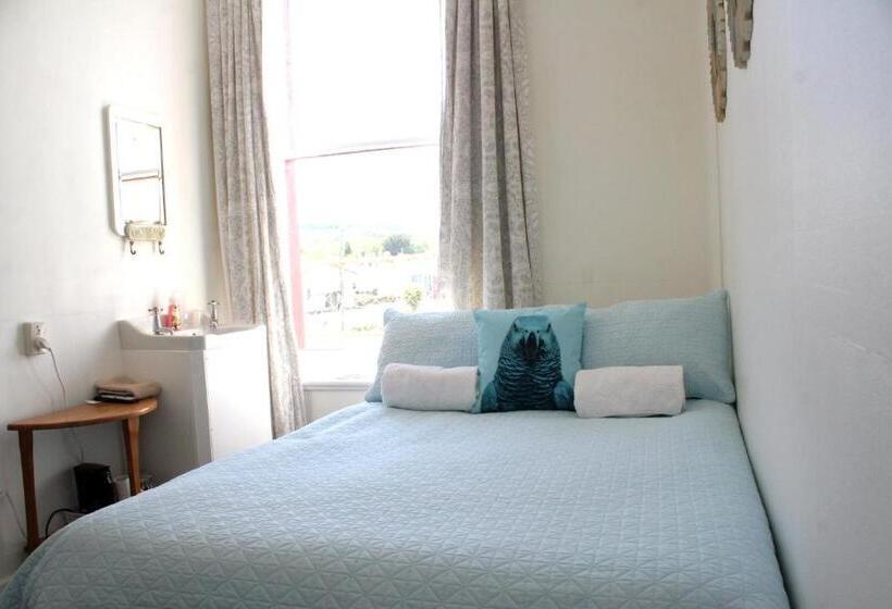 バス共有のスタンダードルーム, Lumsden