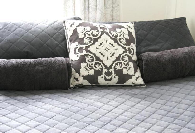 エコノミールーム, Lumsden