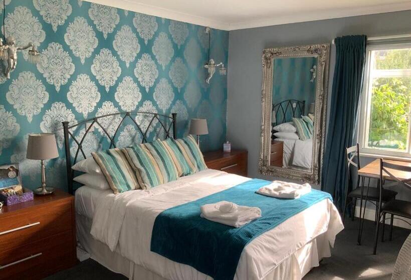 اتاق لوکس, Mackworth House Farm