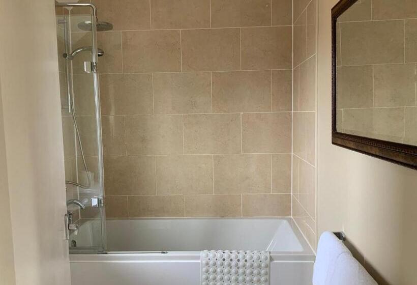 سوییت سوپریور, Mackworth House Farm