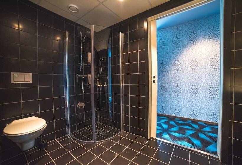 スイート, Magic Hotel Solheimsviken