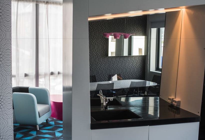 Люкс, Magic Hotel Solheimsviken