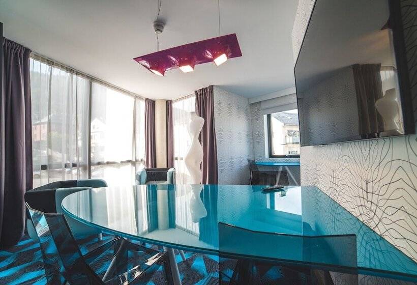 スイート, Magic Hotel Solheimsviken