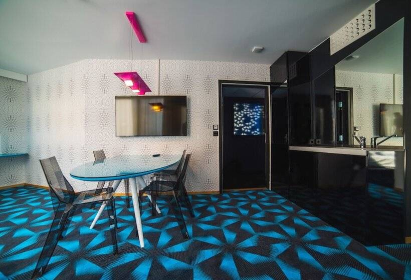 スイート, Magic Hotel Solheimsviken