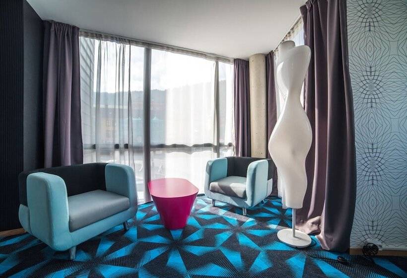 スイート, Magic Hotel Solheimsviken