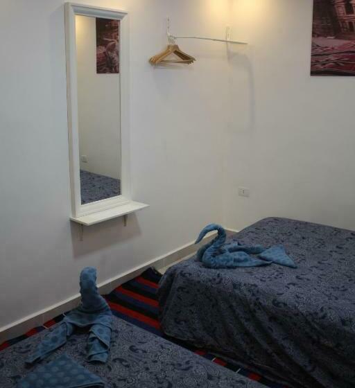 اتاق سوپریور با چشم‌انداز کوهستان, Petra Desert Dream