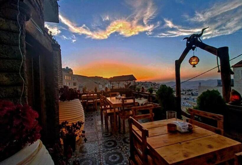 اتاق استاندارد سه نفره, Petra Desert Dream