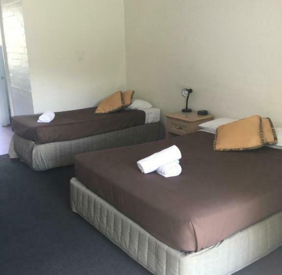 اتاق اجرایی, Bathurst Studio Apartments