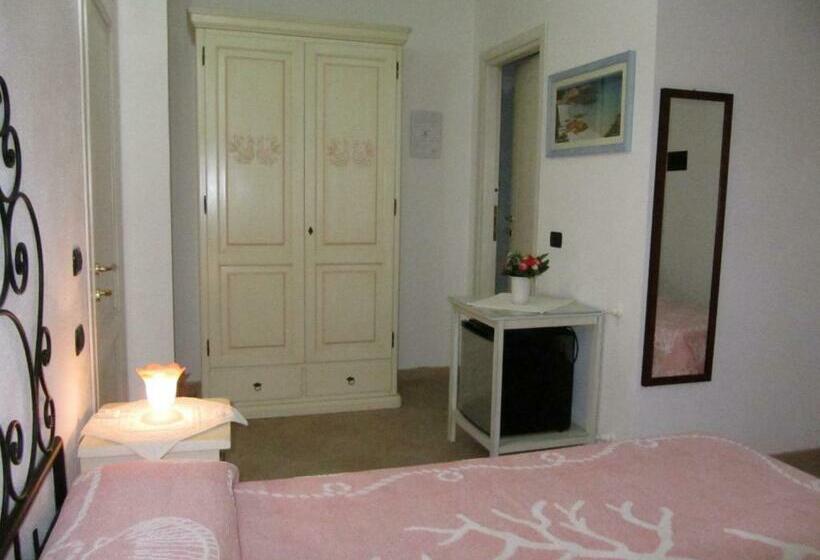 غرفة كومفورت ثلاثية, Bed & Breakfast Mare Isole