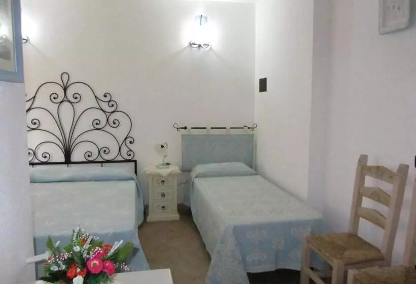 اتاق لوکس سه تخته, Bed & Breakfast Mare Isole