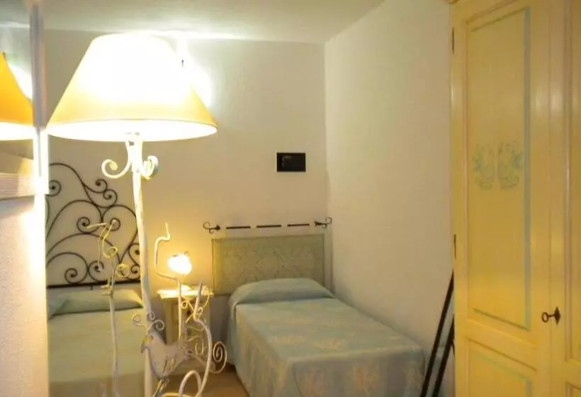 اتاق لوکس سه تخته, Bed & Breakfast Mare Isole