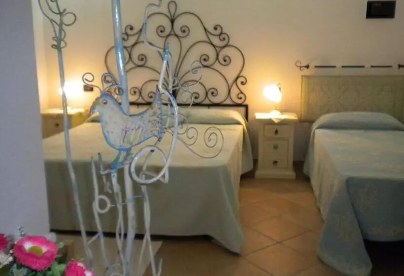 اتاق لوکس سه تخته, Bed & Breakfast Mare Isole