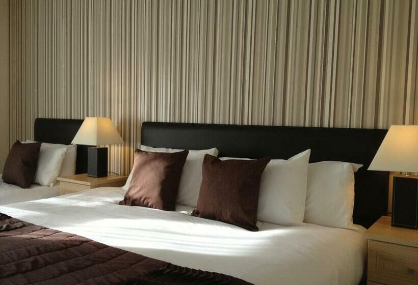 Семейный Номер, Allerton Court