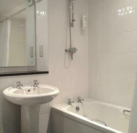 Семейный Номер, Allerton Court