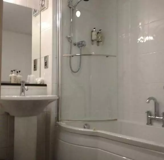 اتاق اجرایی, Allerton Court