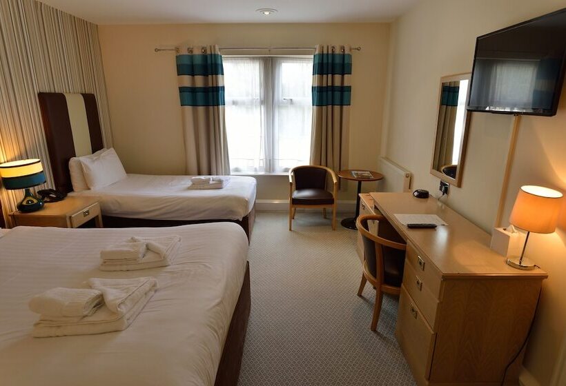 Семейный Номер, Allerton Court
