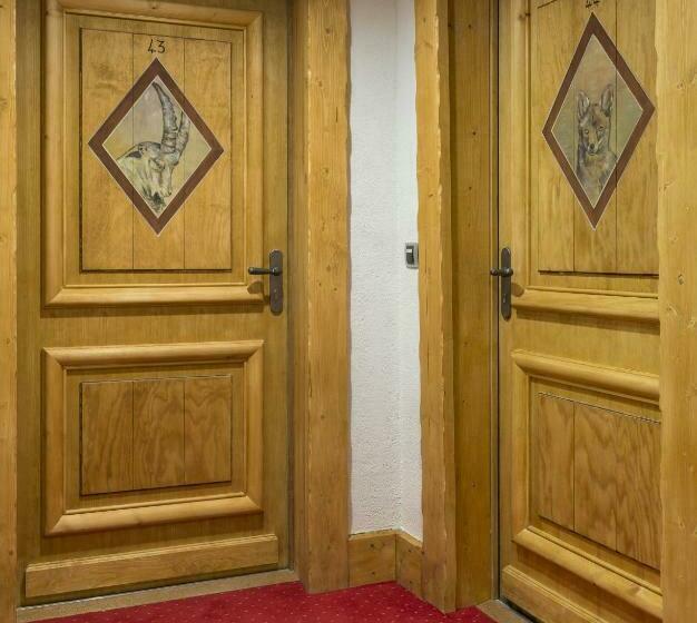 스탠다드 스튜디오, Cgh Résidence Boutique Le Napoléon