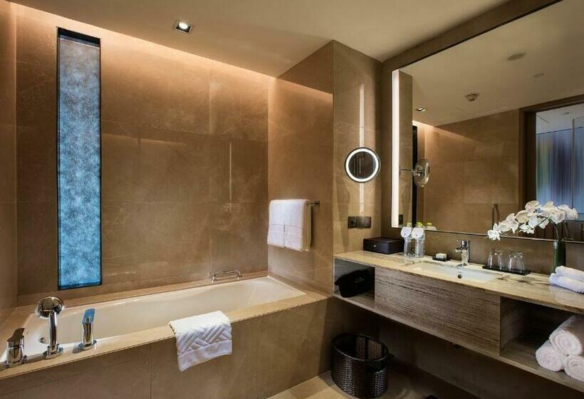 اتاق اجرایی با تخت بزرگ, Doubletree By Hilton Hotel Chongqing Nan An