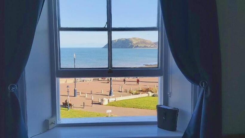 חדר סטנדרט נוף לים, Hen Dy