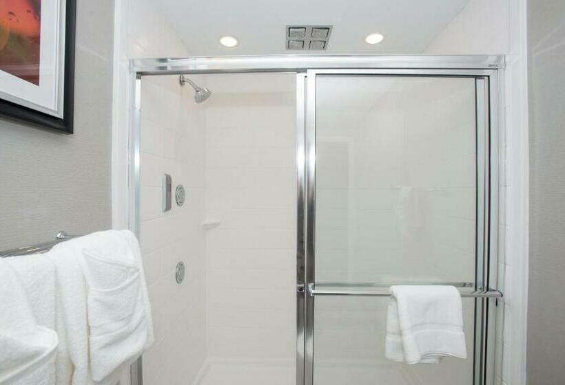 سوئیت با تخت بزرگ, Voco The Clair Cincinnati Downtown, An Ihg