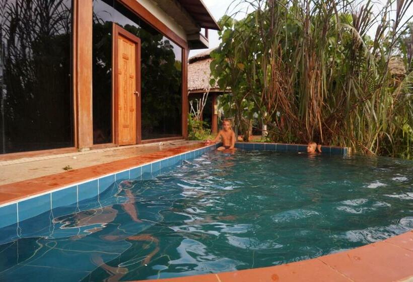 标准间带游泳池, Relax Eco Life Center Khao Lak