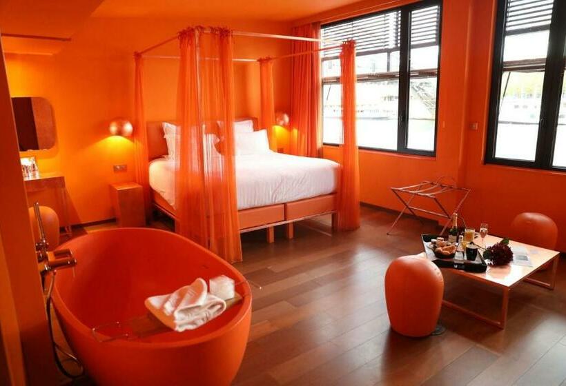 スイート, Off Paris Seine