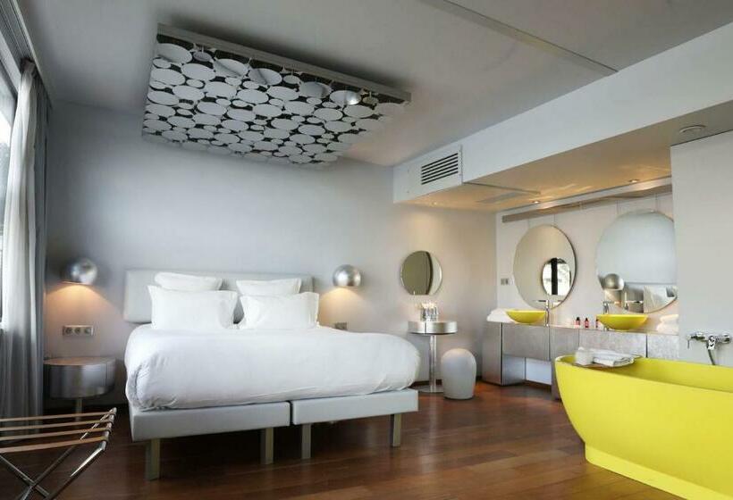 スイート, Off Paris Seine