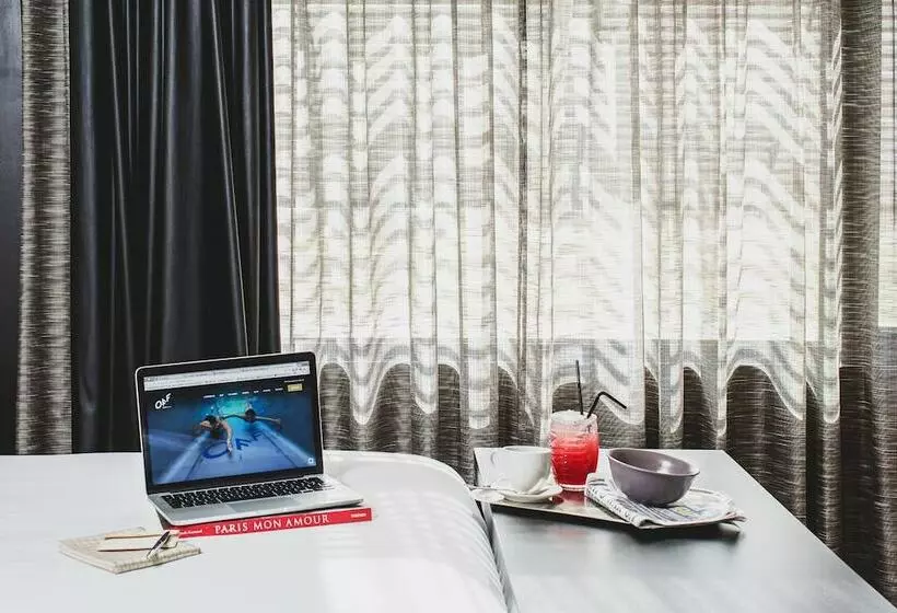 Suite, Off Paris Seine