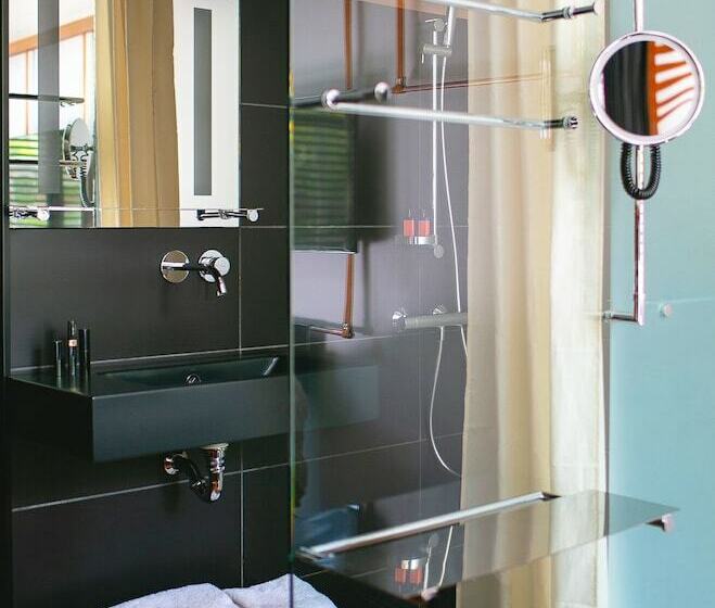 Suite, Off Paris Seine