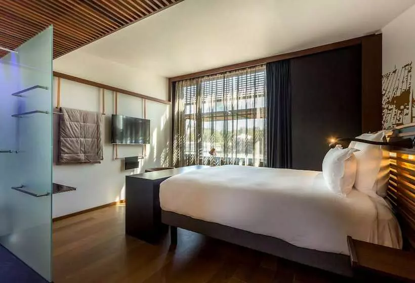 Suite, Off Paris Seine