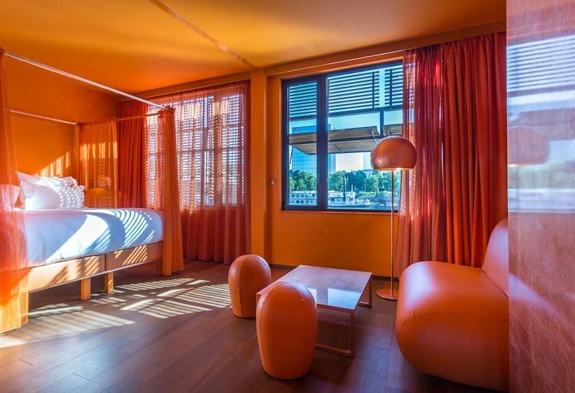 スイート, Off Paris Seine