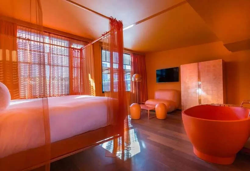 Suite, Off Paris Seine