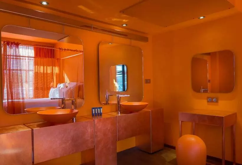 Suite, Off Paris Seine