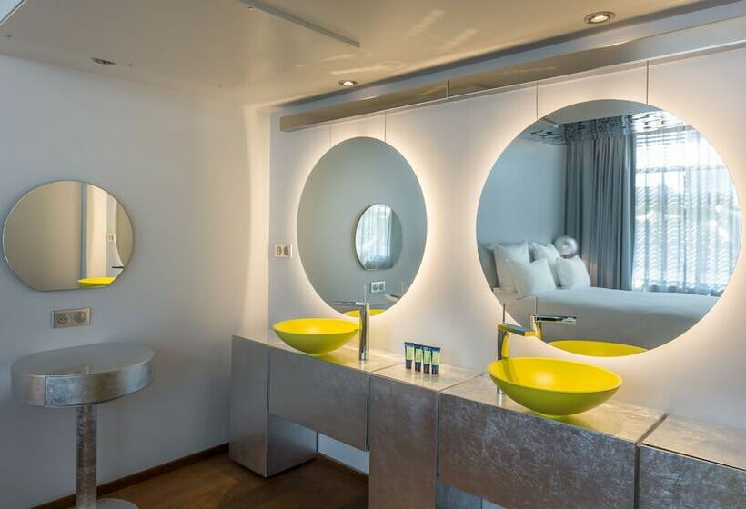 スイート, Off Paris Seine