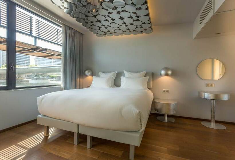 スイート, Off Paris Seine