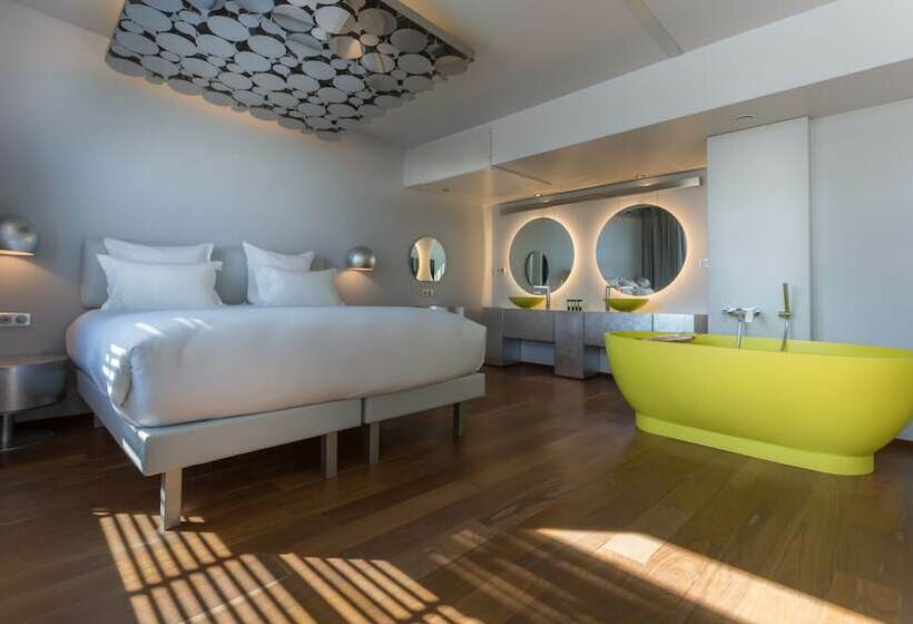 スイート, Off Paris Seine