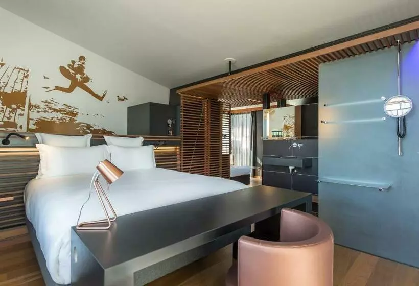 Suite Vue Fleuve, Off Paris Seine
