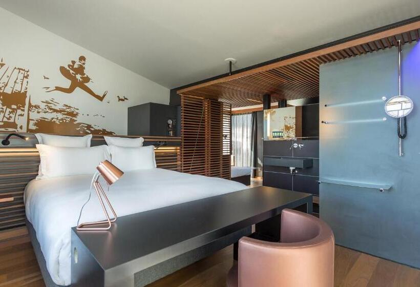 Suite met Uitzicht, Off Paris Seine