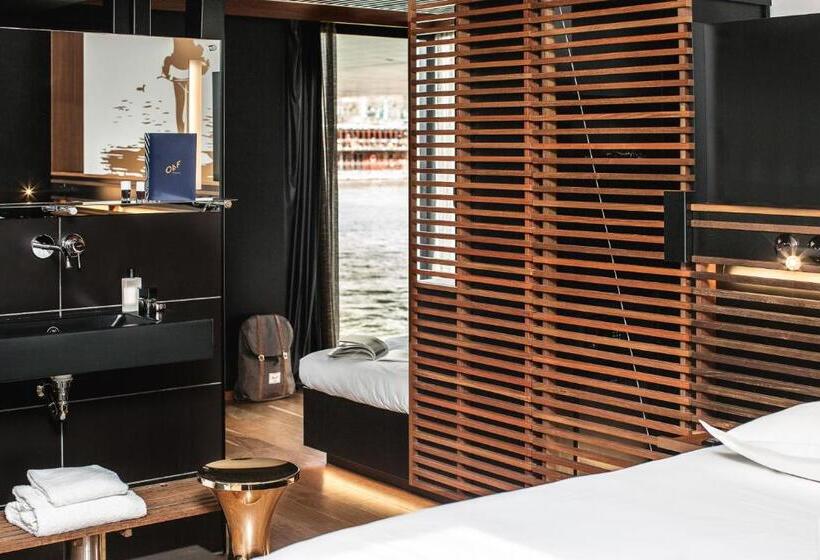 景色の見えるスイートルーム, Off Paris Seine