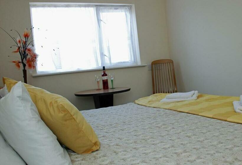 اتاق استاندارد, Premier Hotel Not Premier Inn