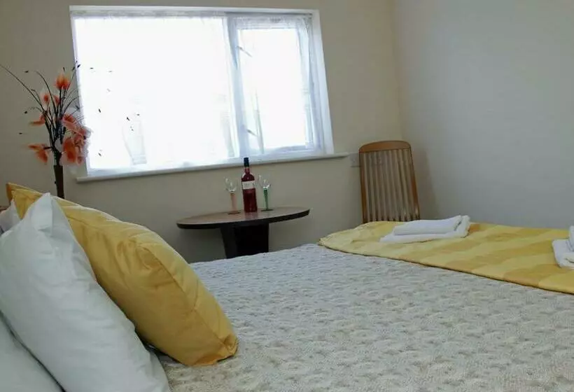 スタンダードルーム, Premier Hotel Not Premier Inn