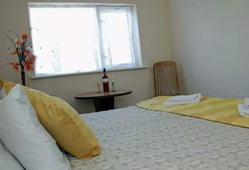 スタンダードルーム, Premier Hotel Not Premier Inn