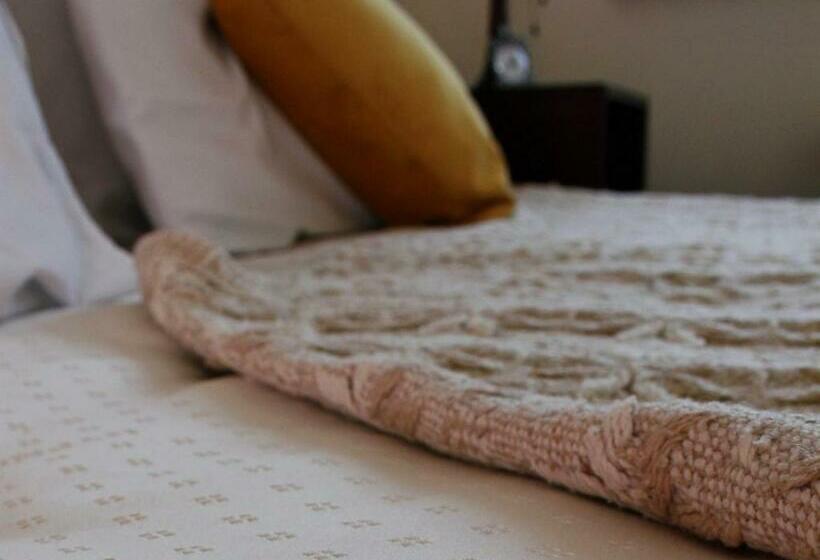 اتاق استاندارد, Premier Hotel Not Premier Inn