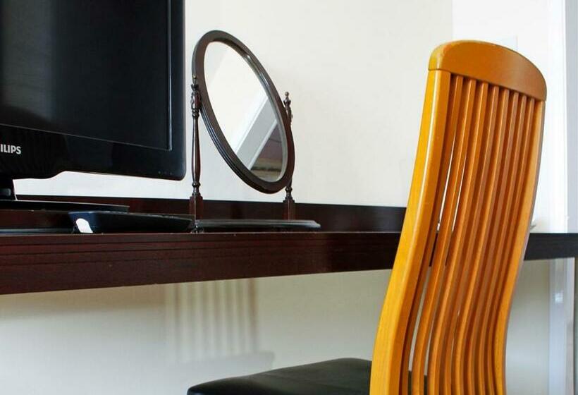 اتاق استاندارد, Premier Hotel Not Premier Inn